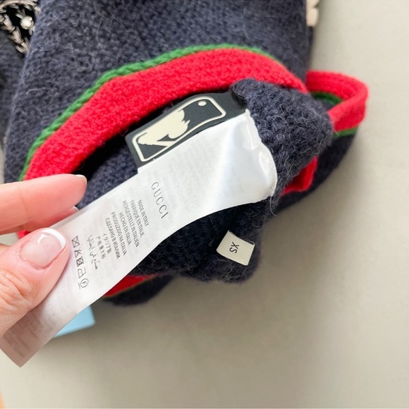 New Gucci NY Yankees MLB Embellished
Gucci Logo Applique CrewneckCardigan - Picture 12 of 13